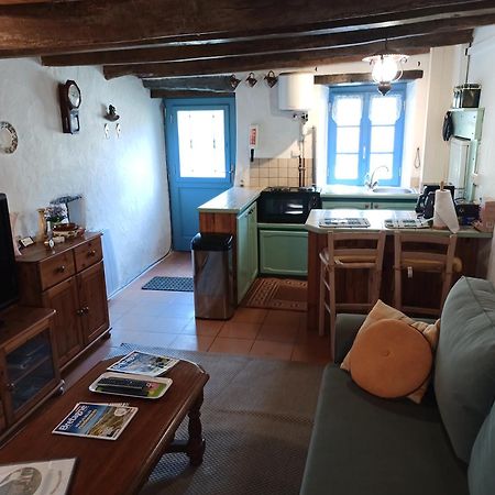 La Maison De Poupee Berrien Extérieur photo
