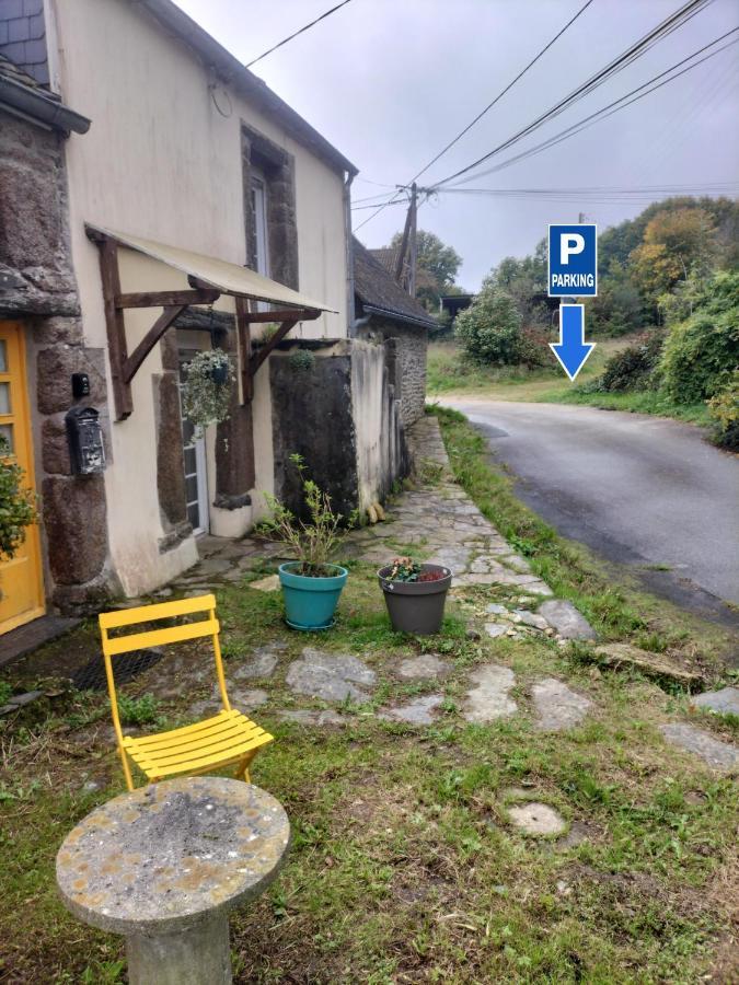 La Maison De Poupee Berrien Extérieur photo